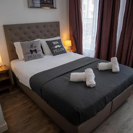 Hague Center Hotell 3*